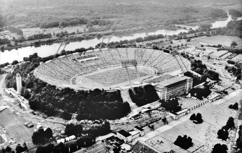 Red Bull Arena: Huyền thoại được tái sinh từ lòng Zentralstadion