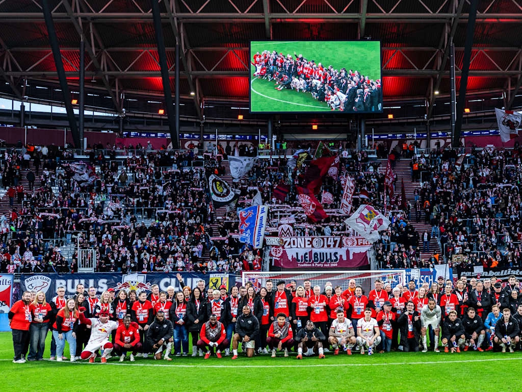Red Bull Arena: Huyền thoại được tái sinh từ lòng Zentralstadion