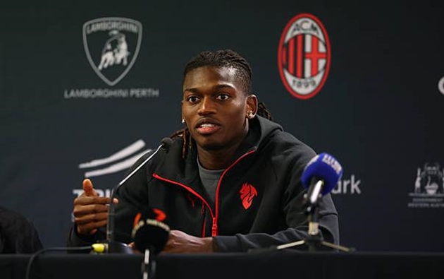 Cách mạng chiến thuật của AC Milan dưới thời Max Allegri: Liệu sơ đồ 3-5-2 có thành công?